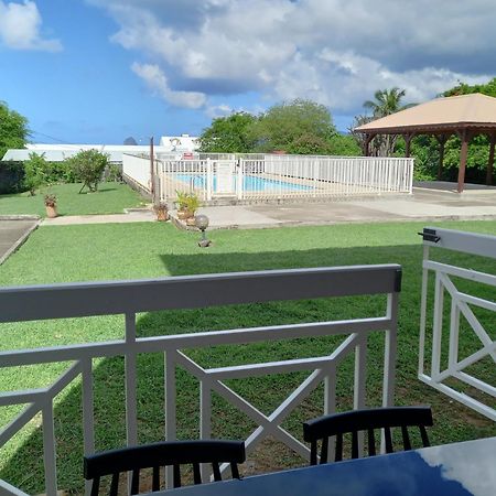 Appartement A Anse Mabouya En Rez De Jardin Avec Piscine A Proximite Des Plages 圣吕斯 外观 照片