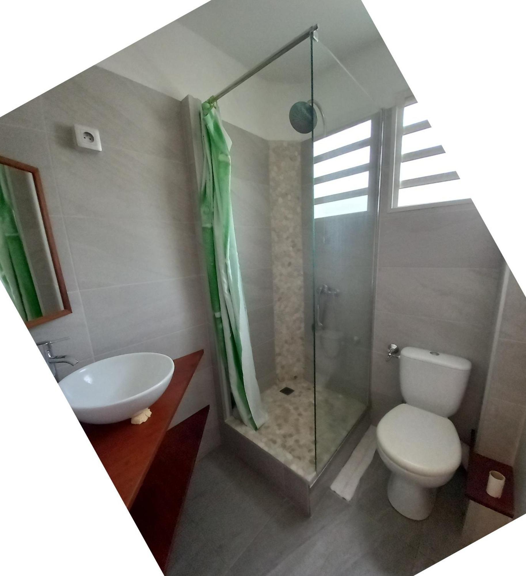 Appartement A Anse Mabouya En Rez De Jardin Avec Piscine A Proximite Des Plages 圣吕斯 外观 照片