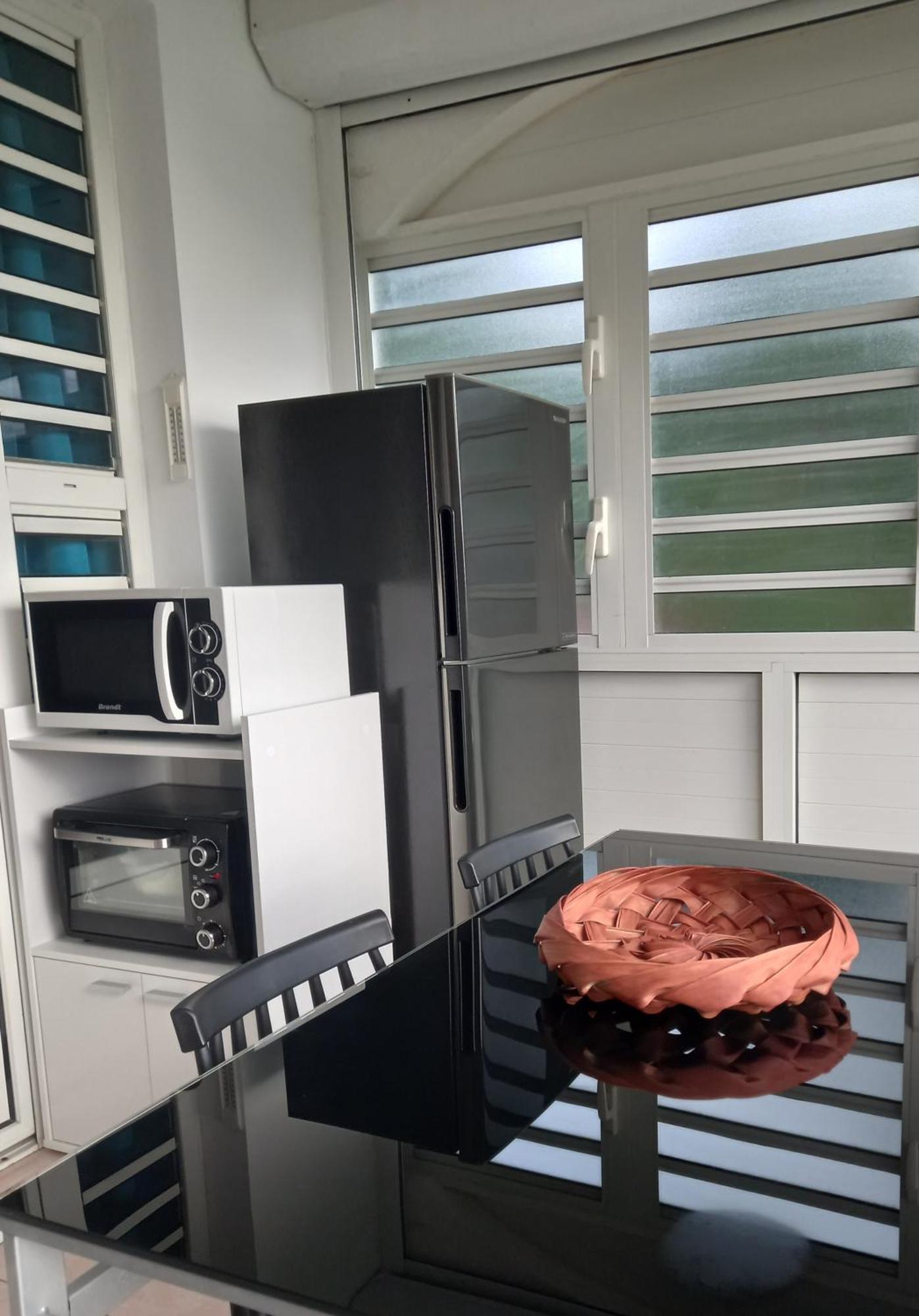 Appartement A Anse Mabouya En Rez De Jardin Avec Piscine A Proximite Des Plages 圣吕斯 外观 照片
